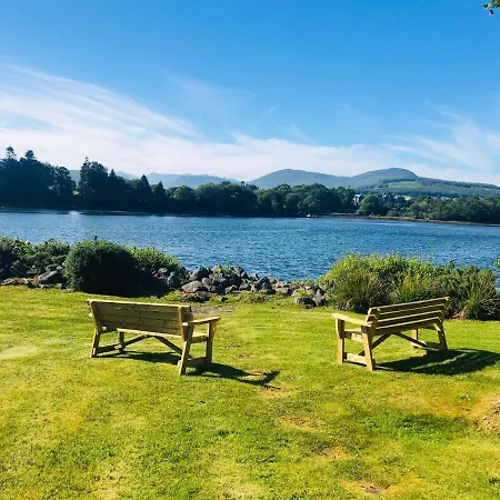 3 Bedroom Sleeping 5 And Only 15 Minute's Walk From Semesterbostad Kenmare