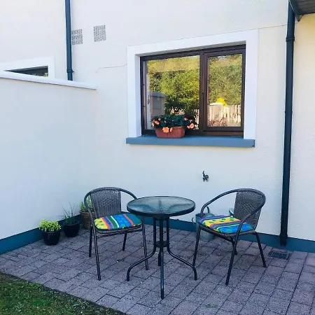 3 Bedroom Sleeping 5 And Only 15 Minute's Walk From Kenmare
