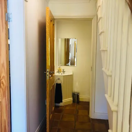 Stylish 3 Bedroom Townhouse Within A 15 Minute Stroll Of * Kenmare