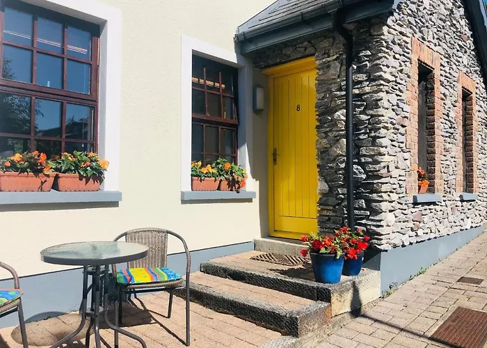 Feriehus Stylish 3 Bedroom Townhouse Within A 15 Minute Stroll Of