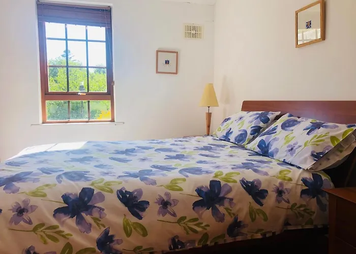 Feriehus Stylish 3 Bedroom Townhouse Within A 15 Minute Stroll Of