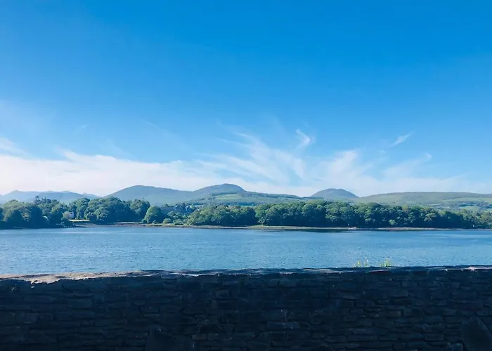 Stylish 3 Bedroom Townhouse Within A 15 Minute Stroll Of Feriehus *