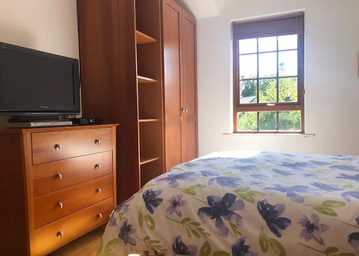Stylish 3 Bedroom Townhouse Within A 15 Minute Stroll Of Feriehus Kenmare